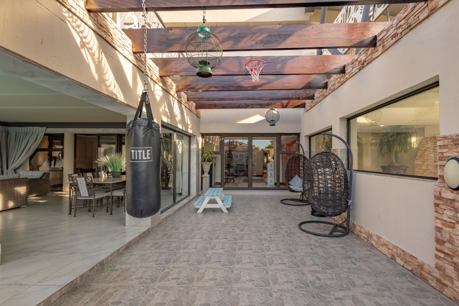 4 Bedroom Property for Sale in Baronetcy Estate Western Cape